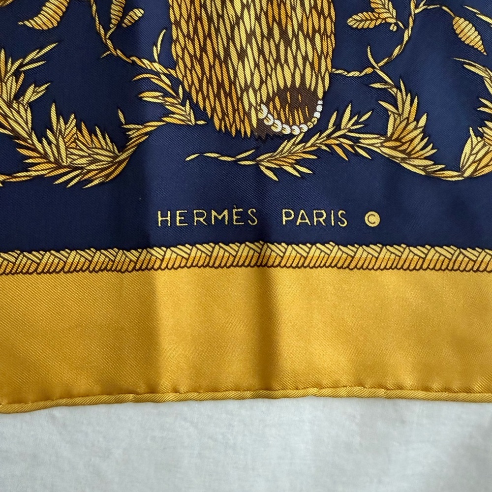 1977 HERMES VINTAGE QUEENS SILVER JUBILEE SILK SCARF - Picture 3 of 12